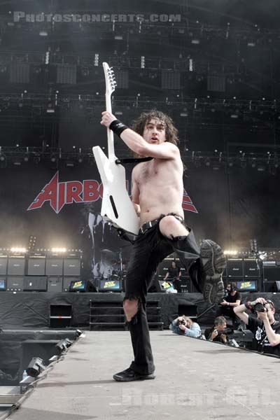 AIRBOURNE - 2014-08-24 - SAINT CLOUD - Domaine National - Grande Scene - 